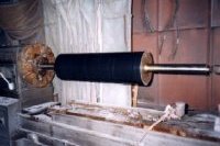 シャフトの黒い部分が耐摩耗用の酸化クロム溶射