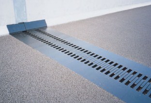 高速道路の伸縮装置（表面粗度維持目的）