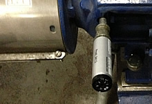 自動グリス・オイル給油器使用例（ポンプ）